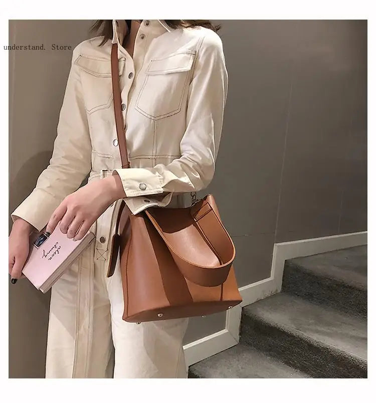 Minimalist Vegan Leather Bucket Bag with Tassel
