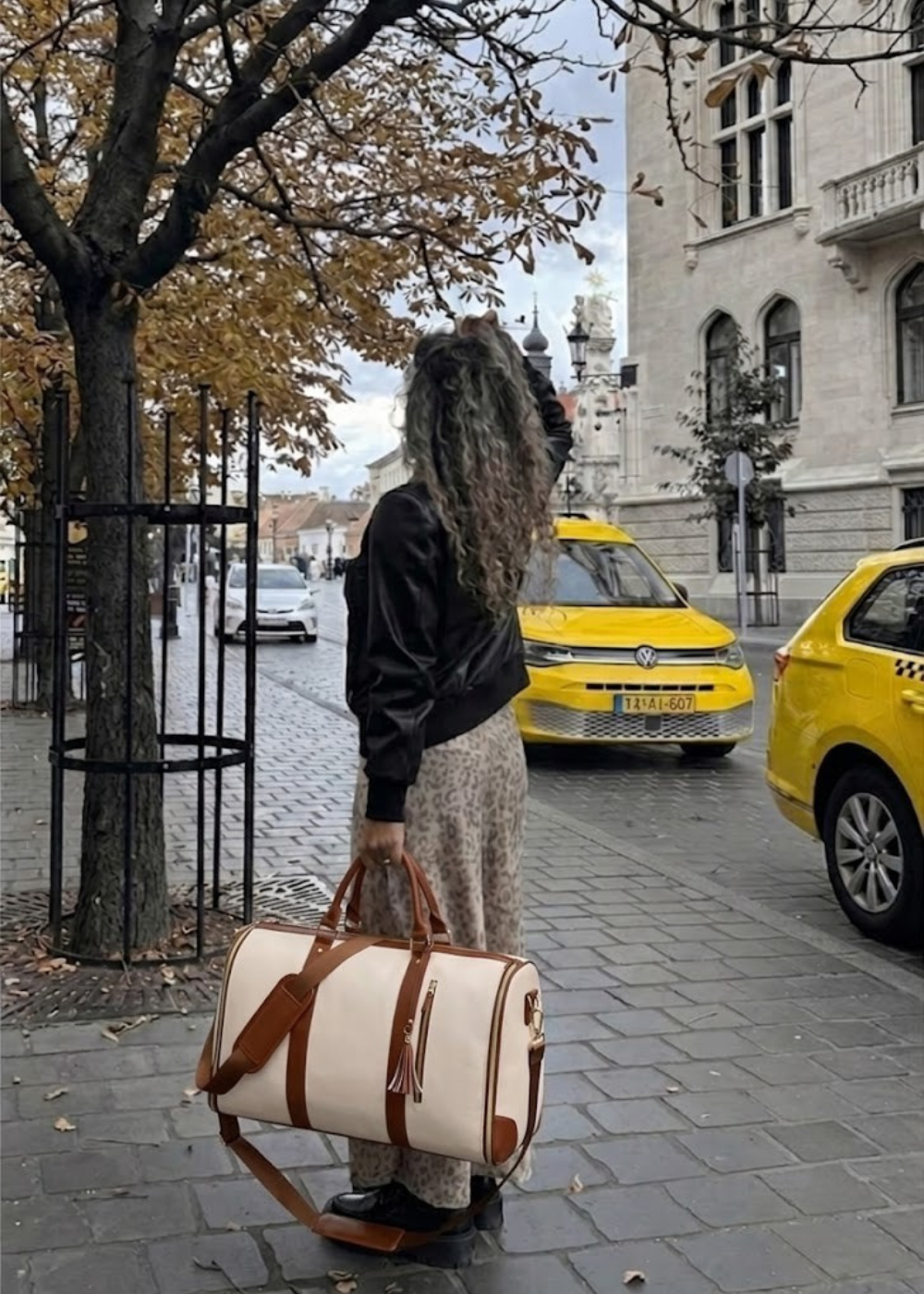 Vegan Leather Weekender Bag 50L in Beige