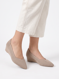 Pointed Toe Knit Wedge Heels with Cushioned Insole