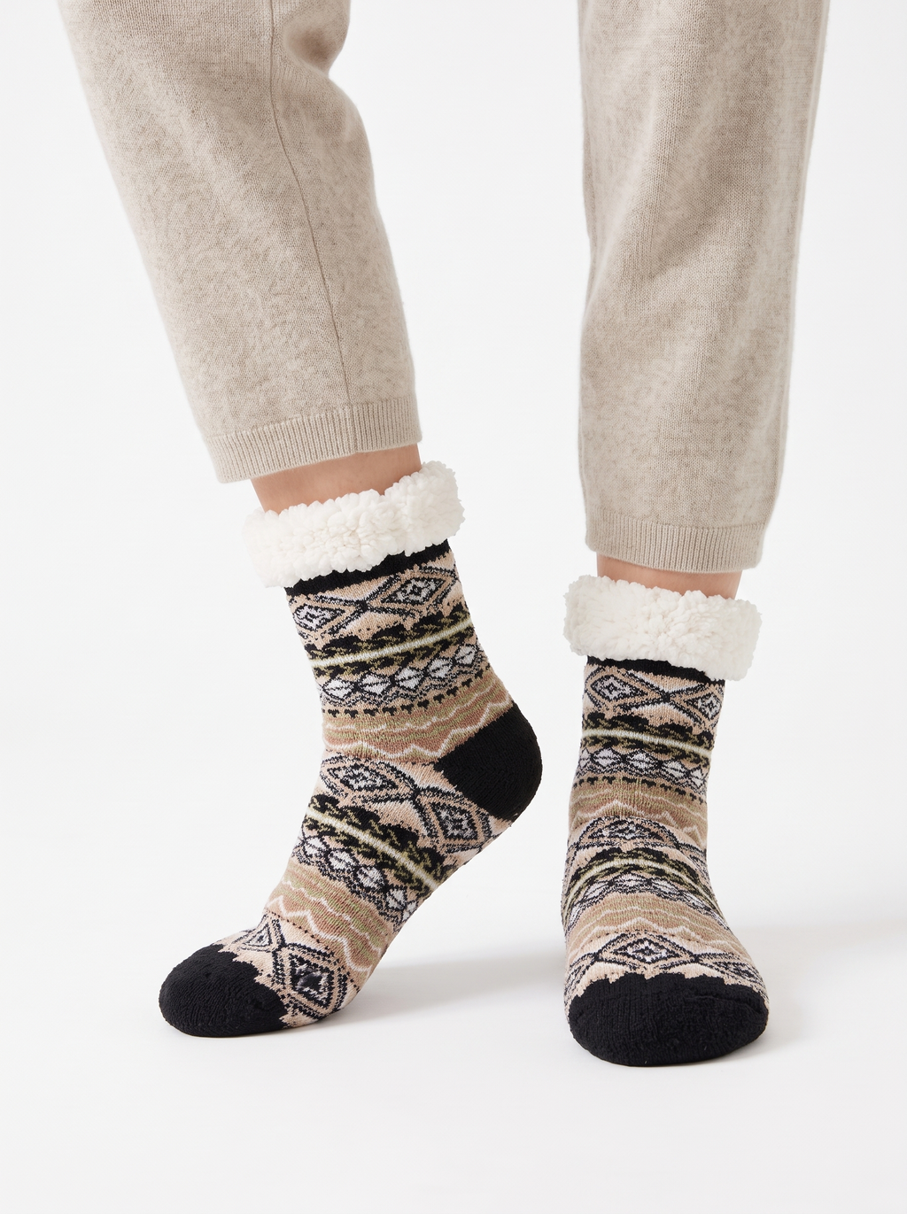 Thick Nordic slipper socks in black