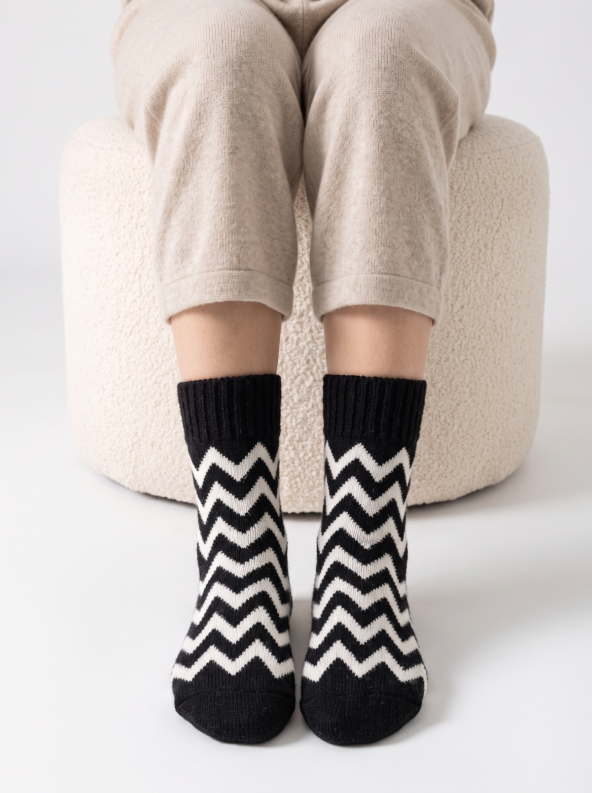Women's Nordic fleece-lined socks in ink black
